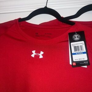Under Armour Red Short Sleeve Tee Heat Gear Loose Fit
